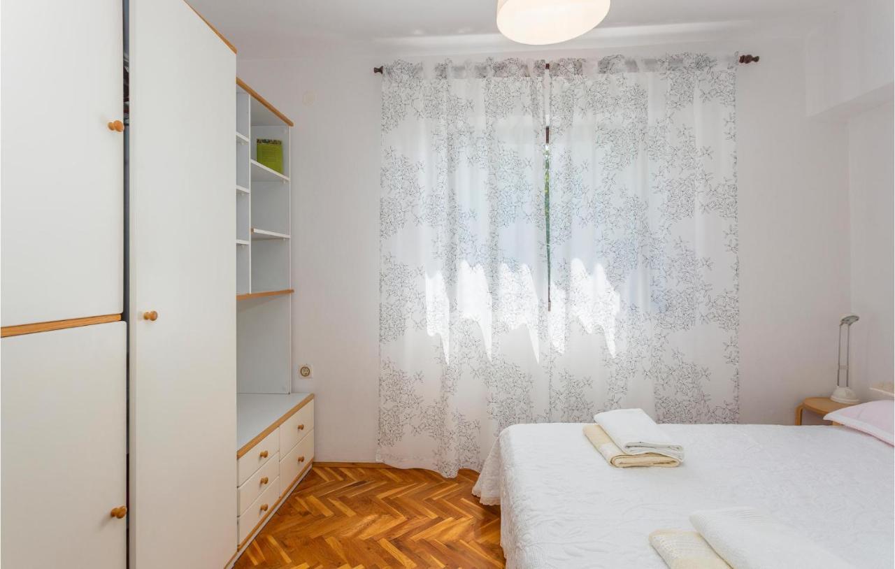 Beautiful Apartment In Omisalj With Kitchen Eksteriør bilde